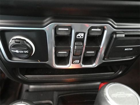 Used 2023 Jeep Gladiator Overland image 4