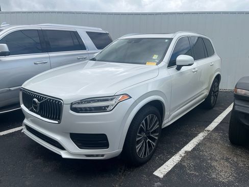 Used 2020 Volvo XC90 T5 Momentum w/ Protection Package Premier FWD image 1
