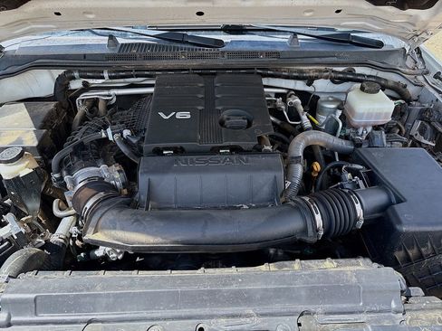 Used 2020 Nissan Frontier PRO-4X w/ Pro-4x Utility Package AWD/4WD image 30
