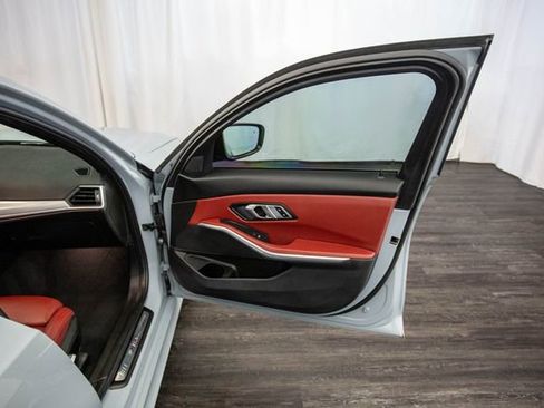 Used 2023 BMW 330i Sedan w/ M Sport Package image 17