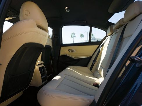 Used 2023 BMW 330i Sedan w/ Convenience Package image 21