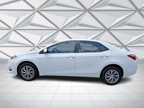 Used 2019 Toyota Corolla LE image 6