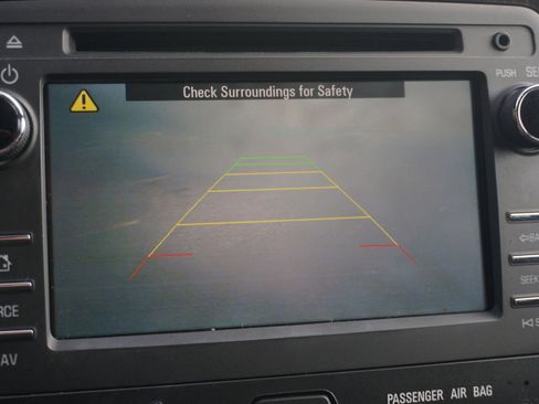 Used 2016 Chevrolet Traverse LT w/ Style and Technology Package image 27