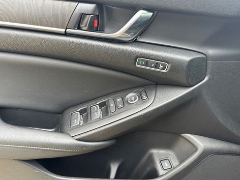 Used 2021 Honda Accord Touring image 13