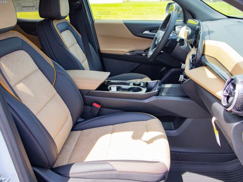 New 2026 Chevrolet Equinox ACTIV w/ Convenience Package III image 20