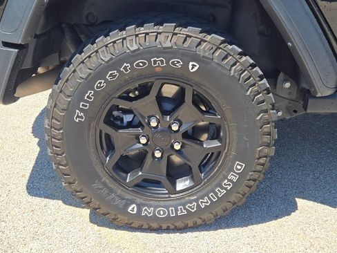 Used 2023 Jeep Wrangler Unlimited w/ Cold Weather Group AWD/4WD image 10