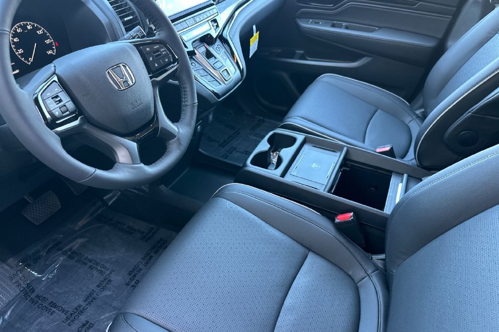 New 2026 Honda Odyssey Elite image 3
