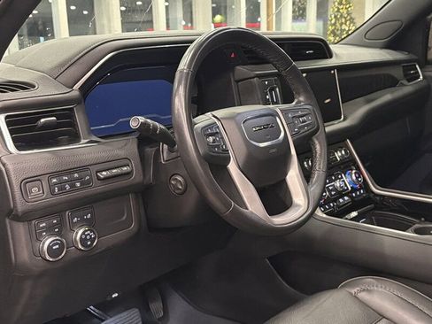 Used 2022 GMC Yukon XL Denali image 11
