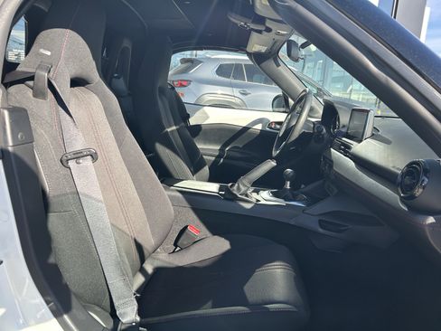 Used 2016 MAZDA MX-5 Miata Club image 20