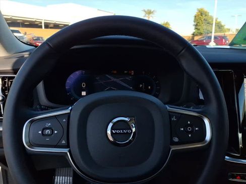 Used 2025 Volvo S60 B5 Core image 33