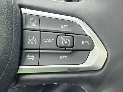 Used 2022 Jeep Compass High Altitude AWD/4WD image 22