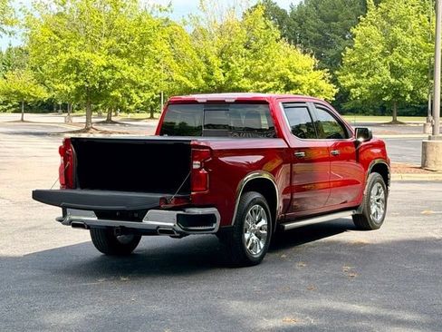 Used 2021 Chevrolet Silverado 1500 LTZ w/ LTZ Premium Package AWD/4WD image 18