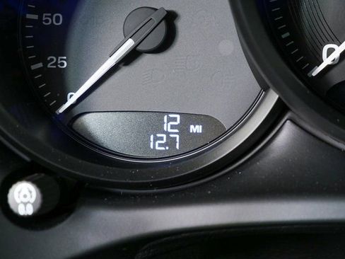 New 2026 Porsche Macan image 12