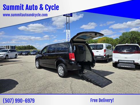 Used 2015 Dodge Grand Caravan American Value Package w/ UConnect Hands-Free Group image 1