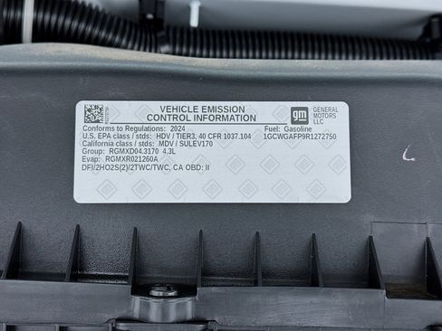 Used 2024 Chevrolet Express 2500 Work Van Cargo w/ Driver Convenience Package image 19