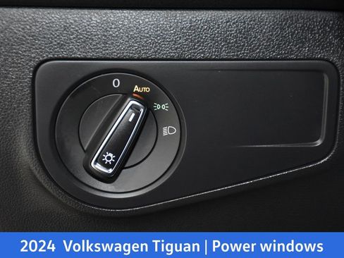 Used 2024 Volkswagen Tiguan SE R-Line w/ MDO Package, Two-Row image 9