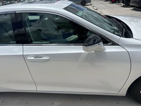 Used 2024 Lexus ES 300h w/ Premium Package FWD image 9