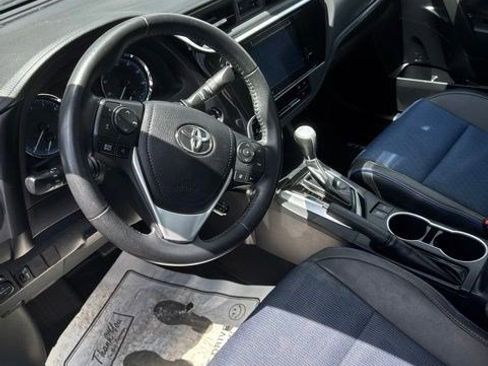 Used 2019 Toyota Corolla SE w/ SE Premium Package FWD image 8