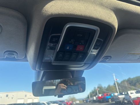 Used 2023 RAM 1500 Limited image 32