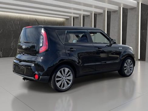 Used 2015 Kia Soul ! FWD image 6