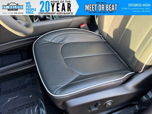 New 2026 Chrysler Pacifica Limited w/ S Appearance Package image 17