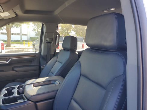 Used 2025 GMC Sierra 1500 SLT image 16