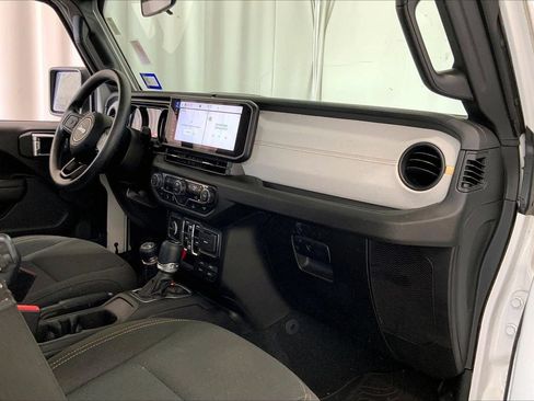 Used 2024 Jeep Gladiator Sport AWD/4WD image 28