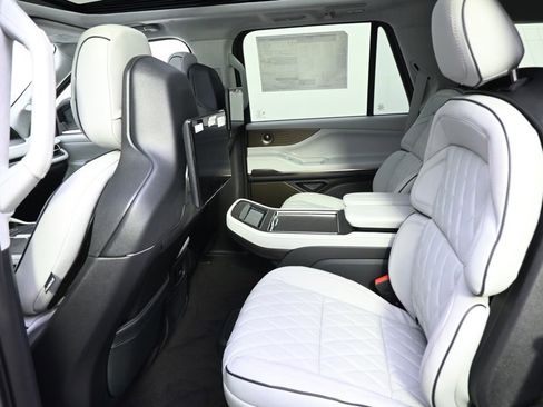 New 2026 Lincoln Navigator Black Label image 21
