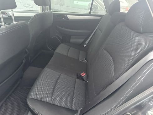 Used 2017 Subaru Outback 2.5i Premium image 7