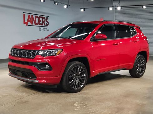 Used 2023 Jeep Compass Limited AWD/4WD image 3
