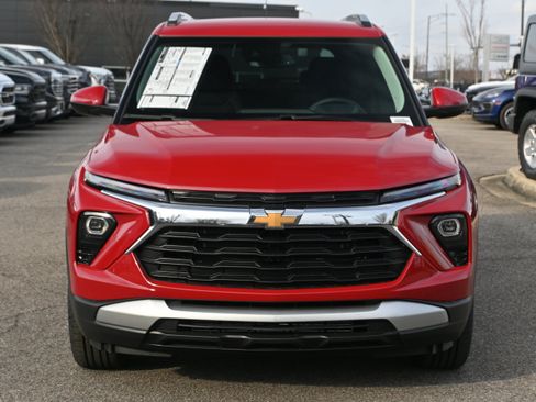 New 2026 Chevrolet TrailBlazer LT w/ Convenience Package FWD image 3