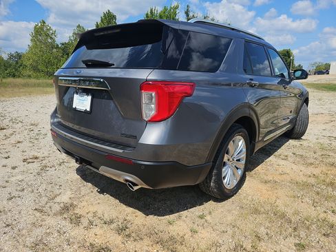 Used 2021 Ford Explorer Limited w/ Equipment Group 301A RWD image 4