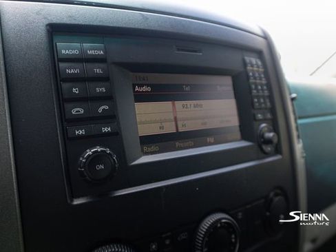 Used 2014 Freightliner Sprinter 2500 image 19