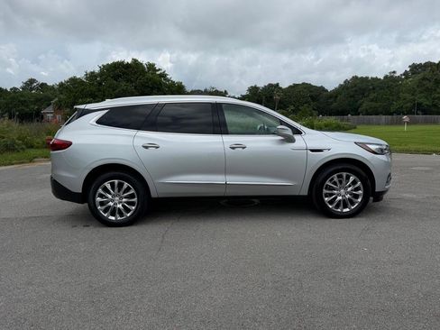 Used 2020 Buick Enclave Essence FWD image 6