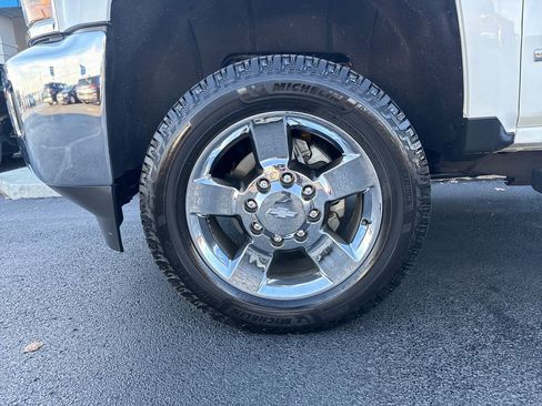 Used 2015 Chevrolet Silverado 2500 LTZ image 34