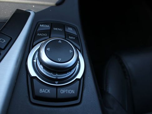 Used 2013 BMW M5 image 32