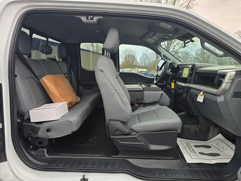 New 2026 Ford F450 XL w/ XL Chrome Package image 9