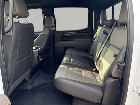Used 2023 Chevrolet Silverado 1500 ZR2 image 18