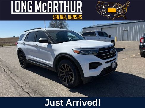 Used 2021 Ford Explorer XLT image 1
