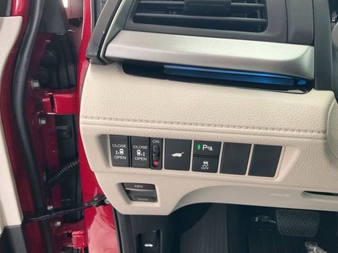 New 2026 Honda Odyssey Touring image 9