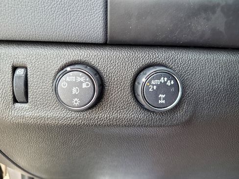 Used 2021 Chevrolet Colorado Z71 AWD/4WD image 23