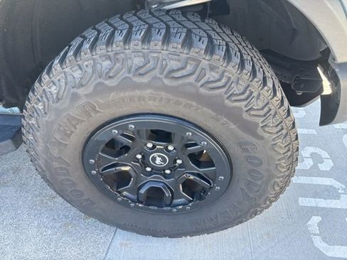 Certified 2023 Ford Bronco Wildtrak image 4