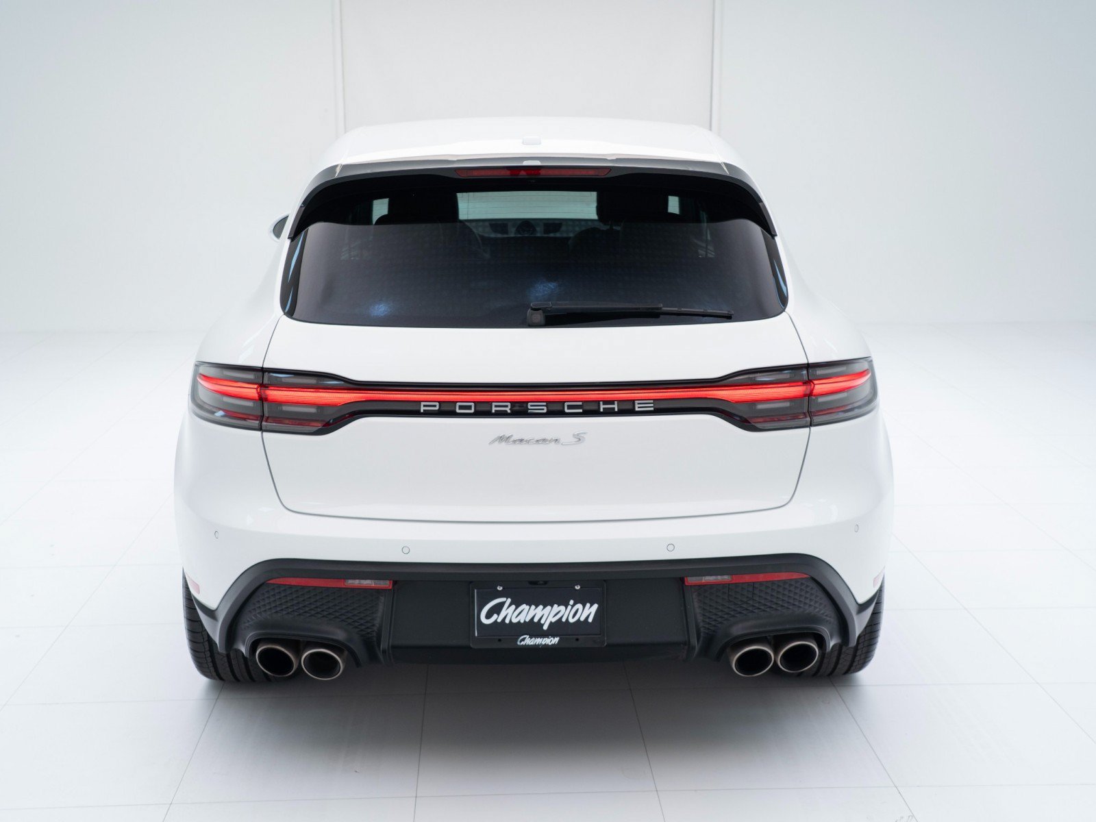 Certified 2023 Porsche Macan S AWD/4WD image 10
