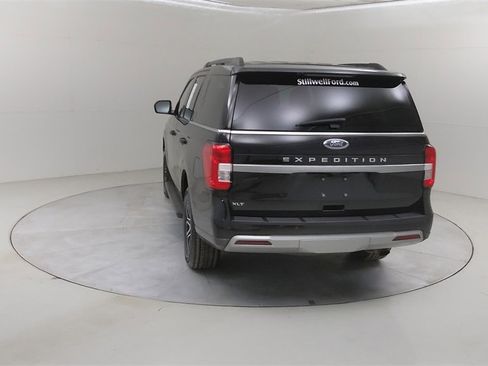 Certified 2024 Ford Expedition XLT image 17