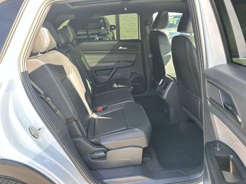 Used 2021 Volkswagen Atlas Cross Sport SE w/ Panoramic Sunroof Package image 26