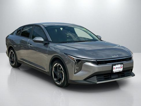 Used 2025 Kia K4 EX FWD image 3