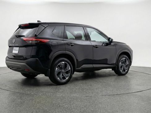 Used 2025 Nissan Rogue SV FWD image 9