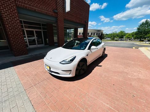 Used 2021 Tesla Model 3 Standard Range Plus RWD image 3