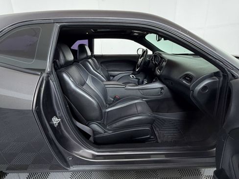 Used 2018 Dodge Challenger SXT Plus RWD image 5