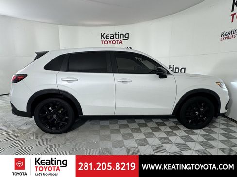 Used 2023 Honda HR-V Sport image 3